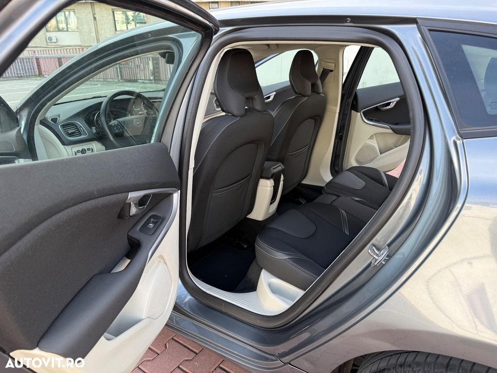 Volvo V40 D2 Powershift Momentum - 8