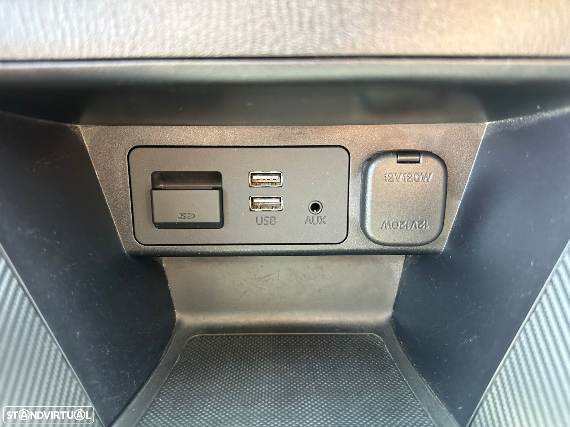 Mazda 2 1.5 Sky-G Evolve Navi - 12