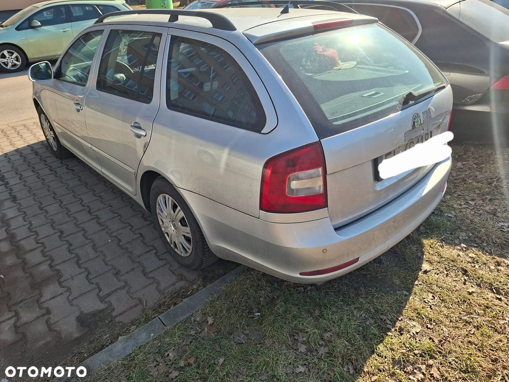 Skoda Octavia 1.6 TDI Ambiente - 2