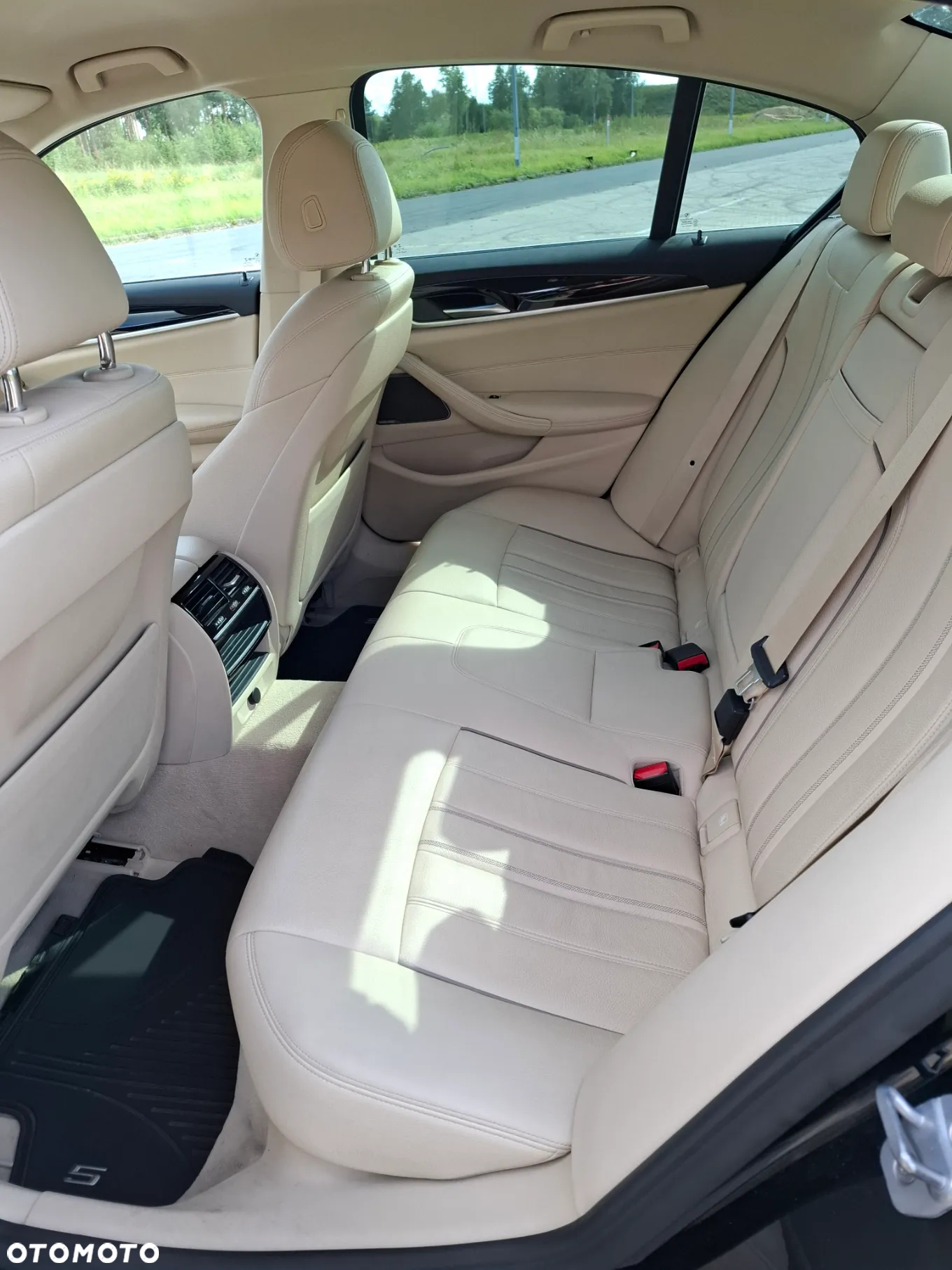 BMW Seria 5 530i xDrive - 13