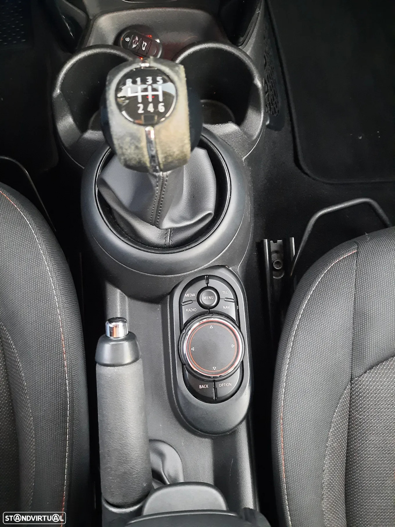 MINI 3 Portas One D - 22