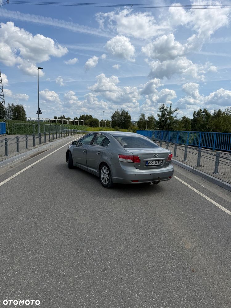 Toyota Avensis 1.8 Premium - 2