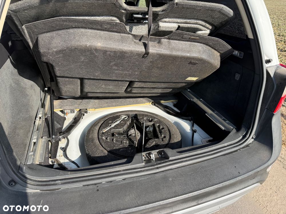 Volvo XC 70 D5 AWD Momentum - 17