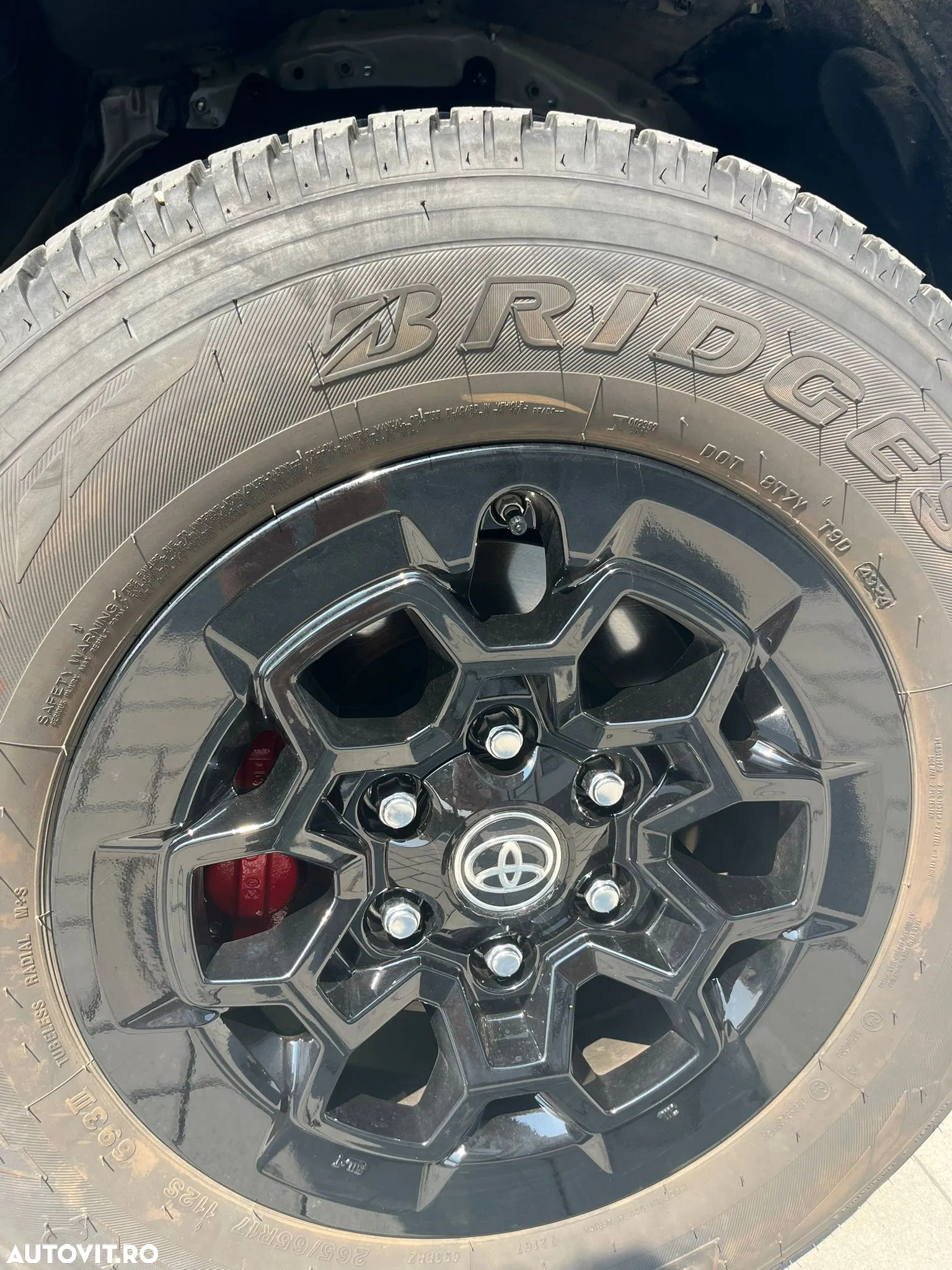 Toyota Hilux 2.8D 204CP 4x4 Double Cab AT GR Sport II - 24