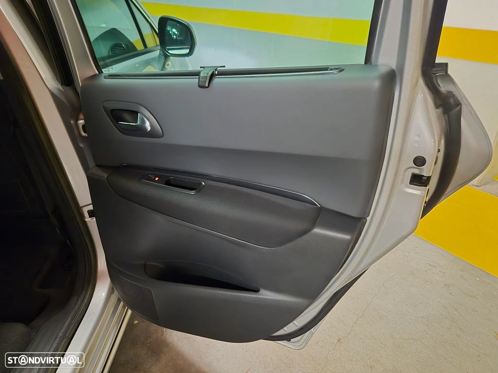 Peugeot 3008 1.6 HDi Sport - 33