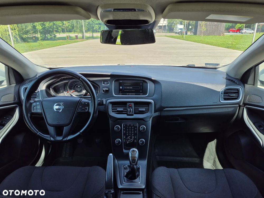 Volvo V40 D2 Momentum - 13