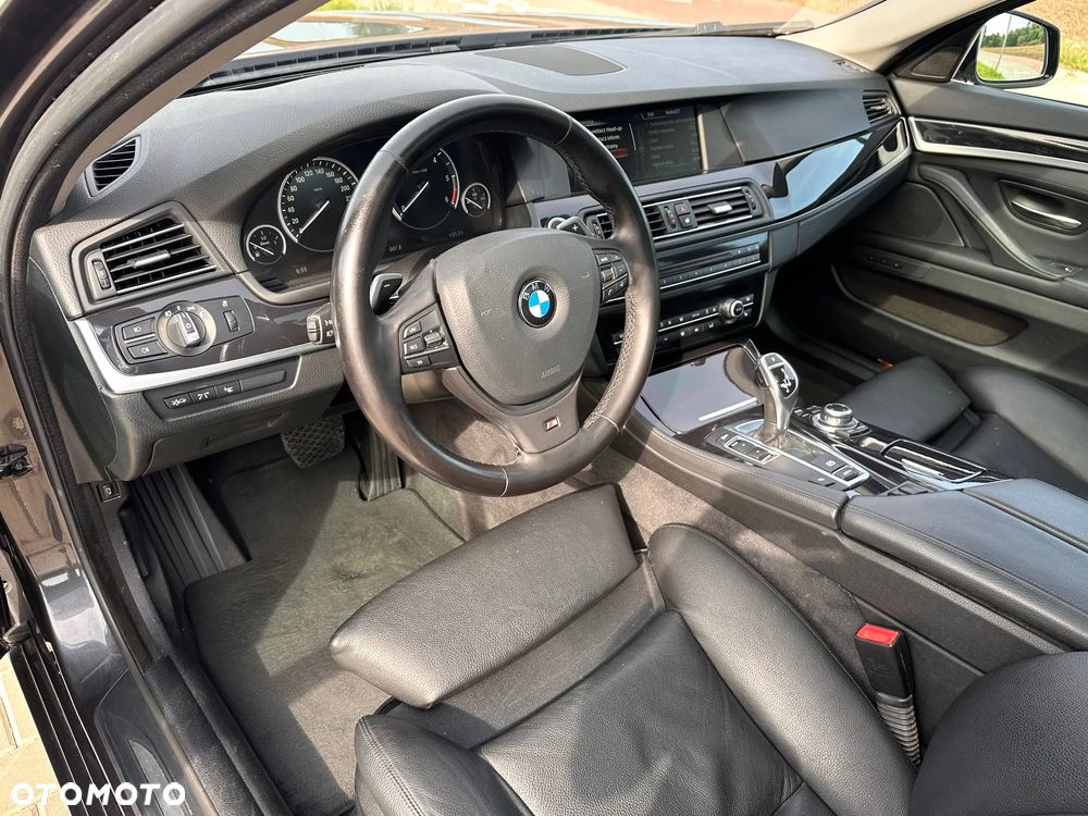 BMW Seria 5 530d Touring Luxury Line - 13