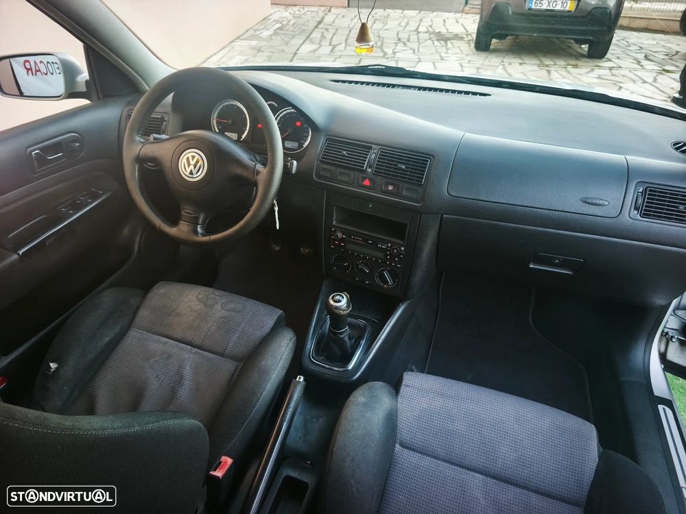 VW Golf 1.9 TDi 25 Anos - 16