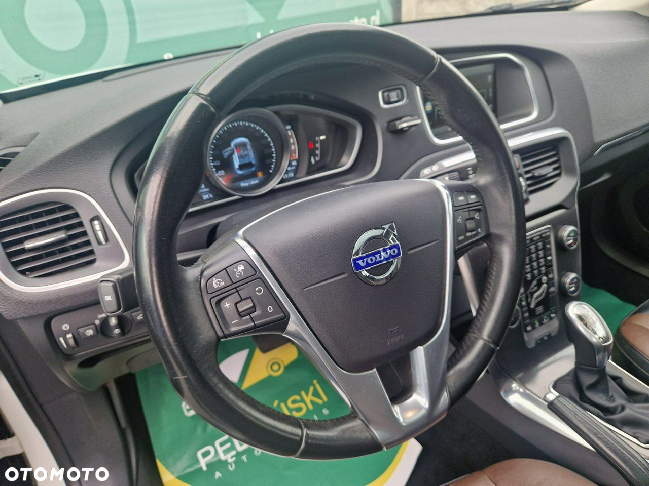 Volvo V40 Cross Country - 23