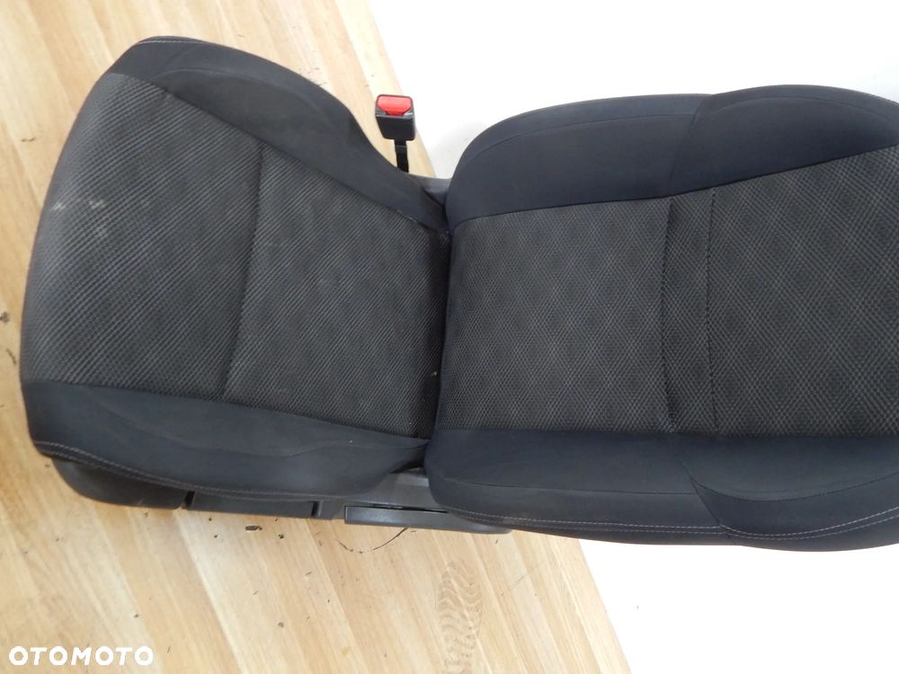 Fotel lewy przód kierowcy materiał Nissan QASHQAI J11 13-21  Łuków części - 6