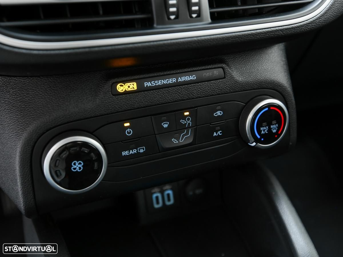 Ford Focus 1.5 TDCi EcoBlue Connected - 16