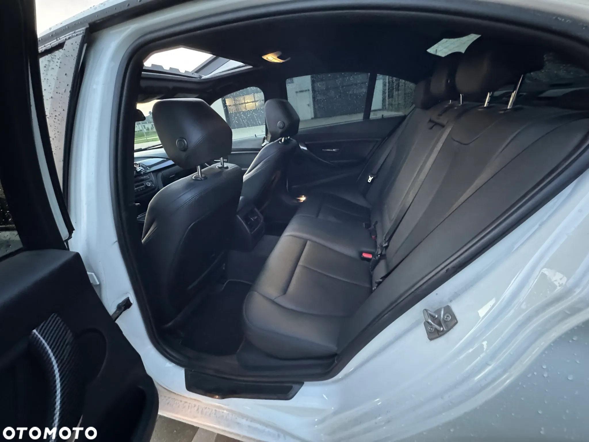 BMW Seria 3 320i Sport Line - 12