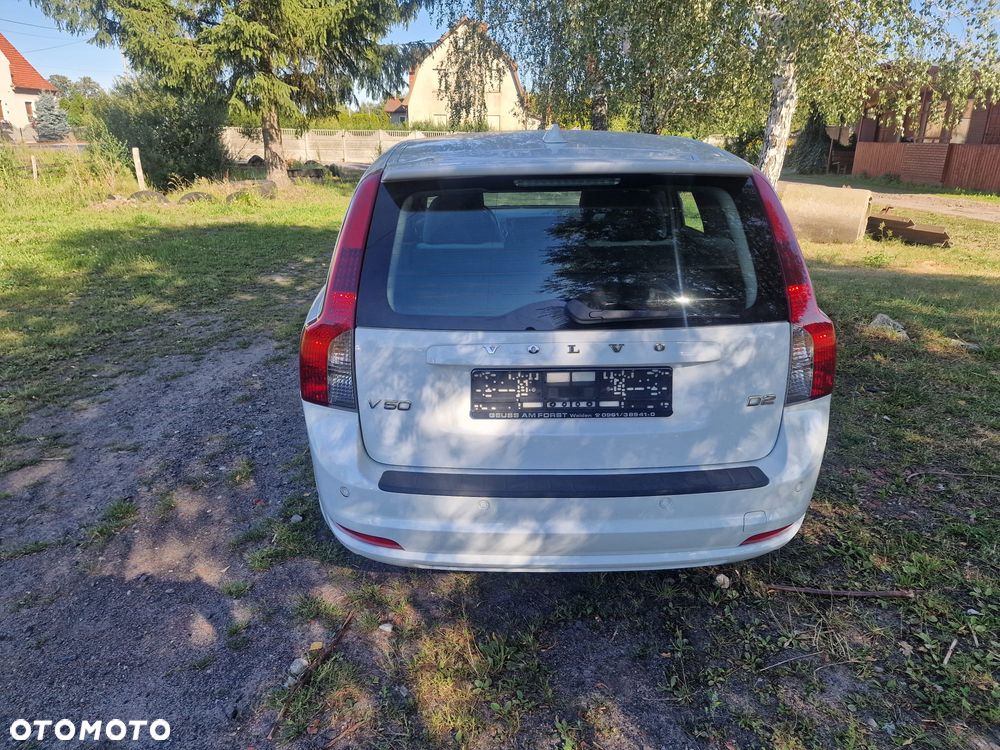 Volvo V50 D2 - 9