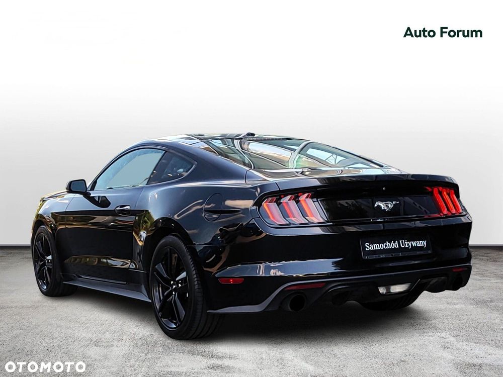Ford Mustang - 3