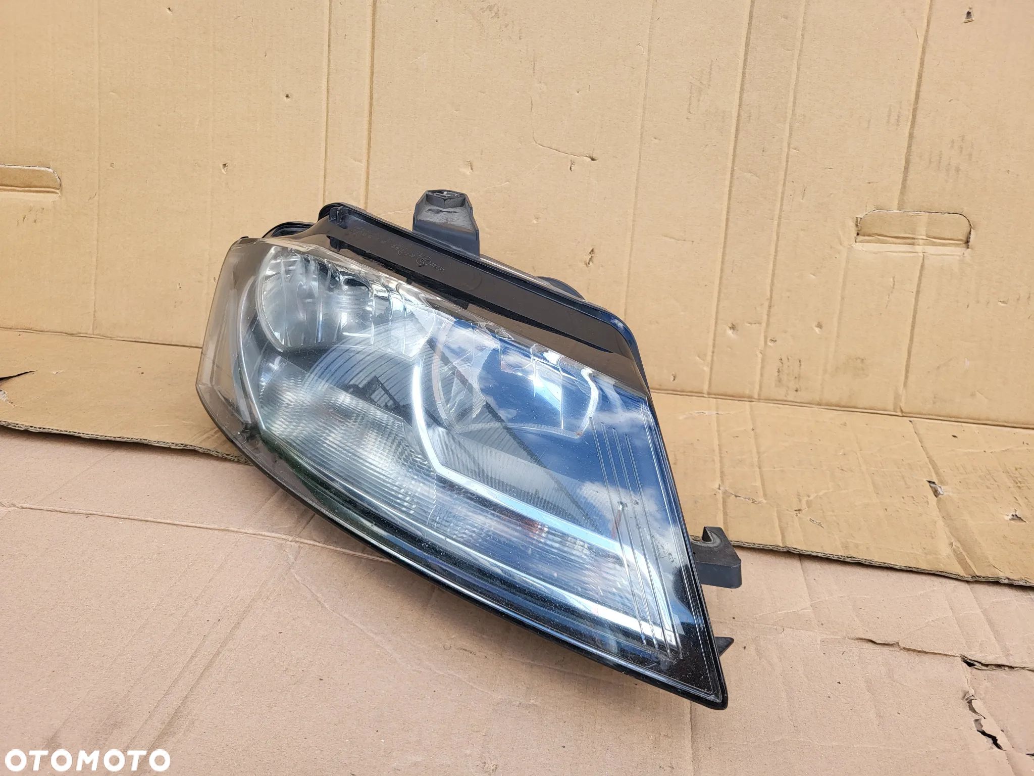 LAMPA PRAWY PRZOD AUDI A3 8P LIFT 8P0941004BB - 1