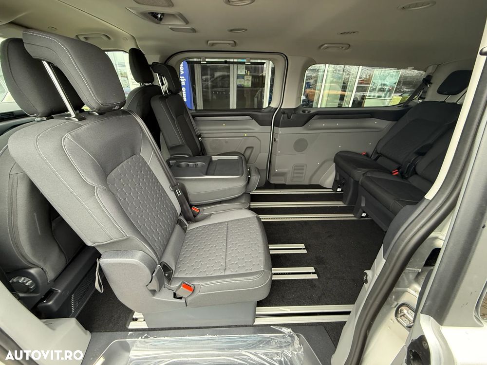 Ford Tourneo Custom - 30