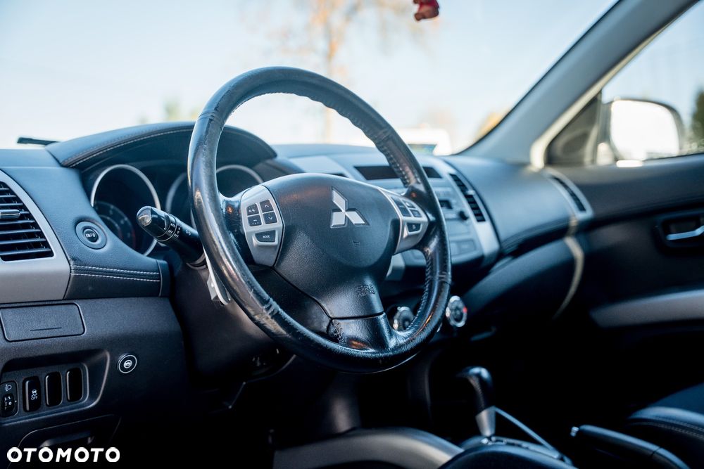 Mitsubishi Outlander - 17