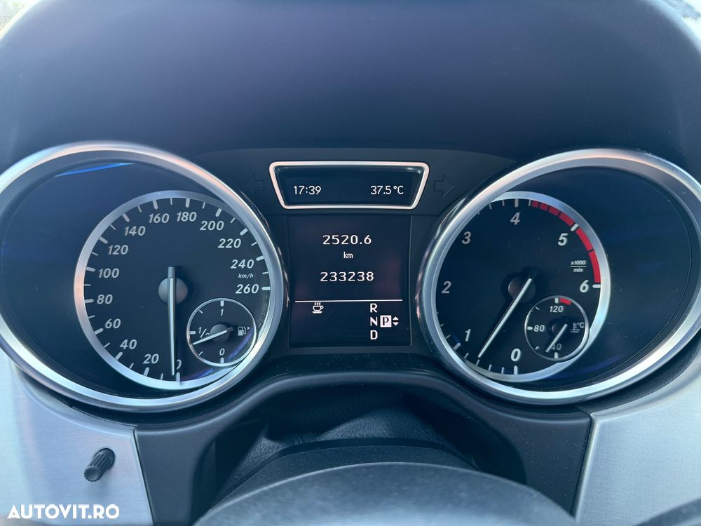 Mercedes-Benz ML 350 BlueTEC 4MATIC Aut - 15