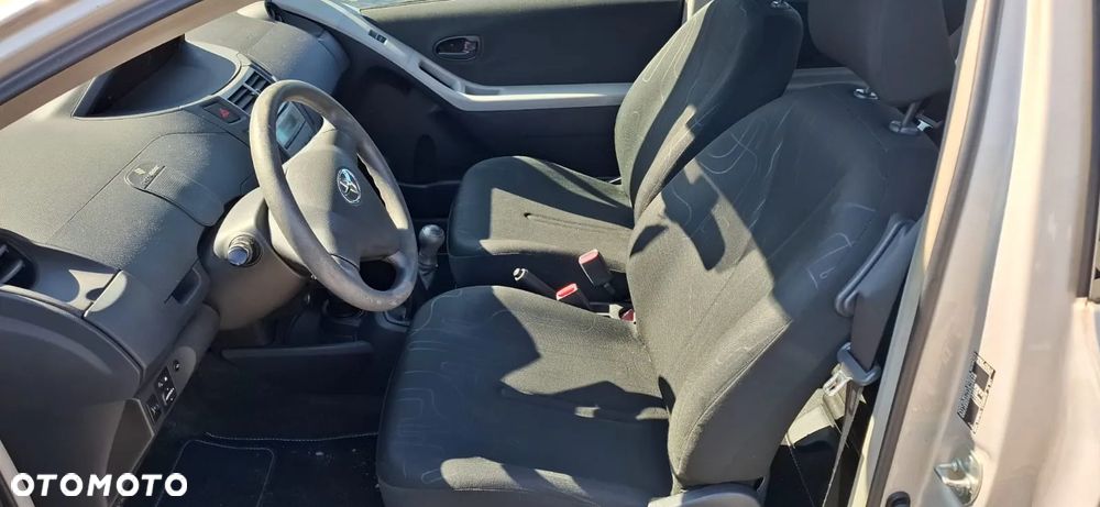Toyota Yaris - 14