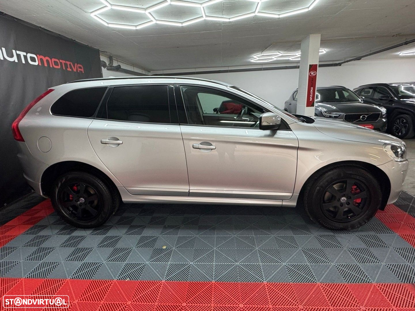 Volvo XC 60 2.0 D3 Momentum Geartronic - 5
