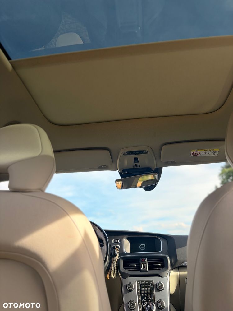 Volvo V40 Cross Country T3 Drive-E Momentum - 8