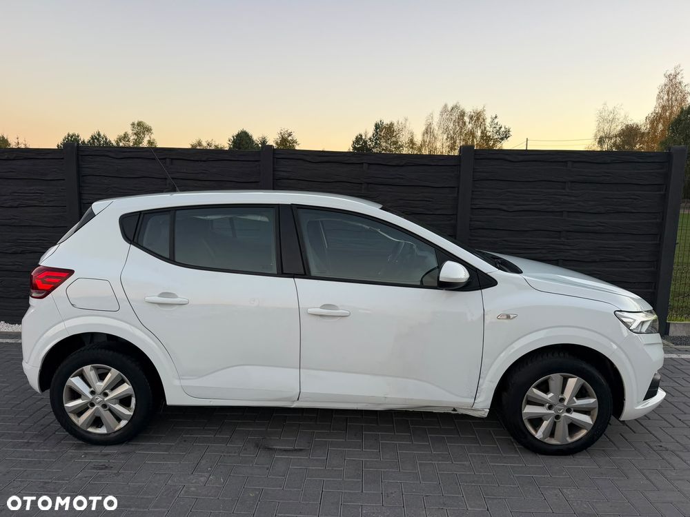 Dacia Sandero TCe 100 Essential - 24