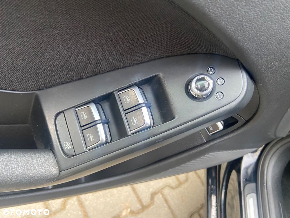 Audi A4 Avant 2.0 TDI DPF clean diesel multitronic Ambiente - 10