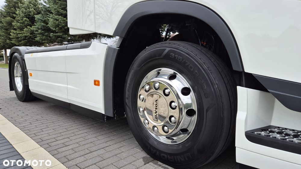Volvo ///FH///500///2022///1 TURBINA ///JEDYNE 183 TYŚ KM/// GLOBETROTTER///XXL/// KLIMATYZACJA POSTOJOWA/// ZABUDOWY MIĘDZYOSIOWE/// ALUMINIOWE FELGI///FULL LED/// VIRTUAL COCPIT///PEDANTYCZNY  STAN///JAK NOWY - 15