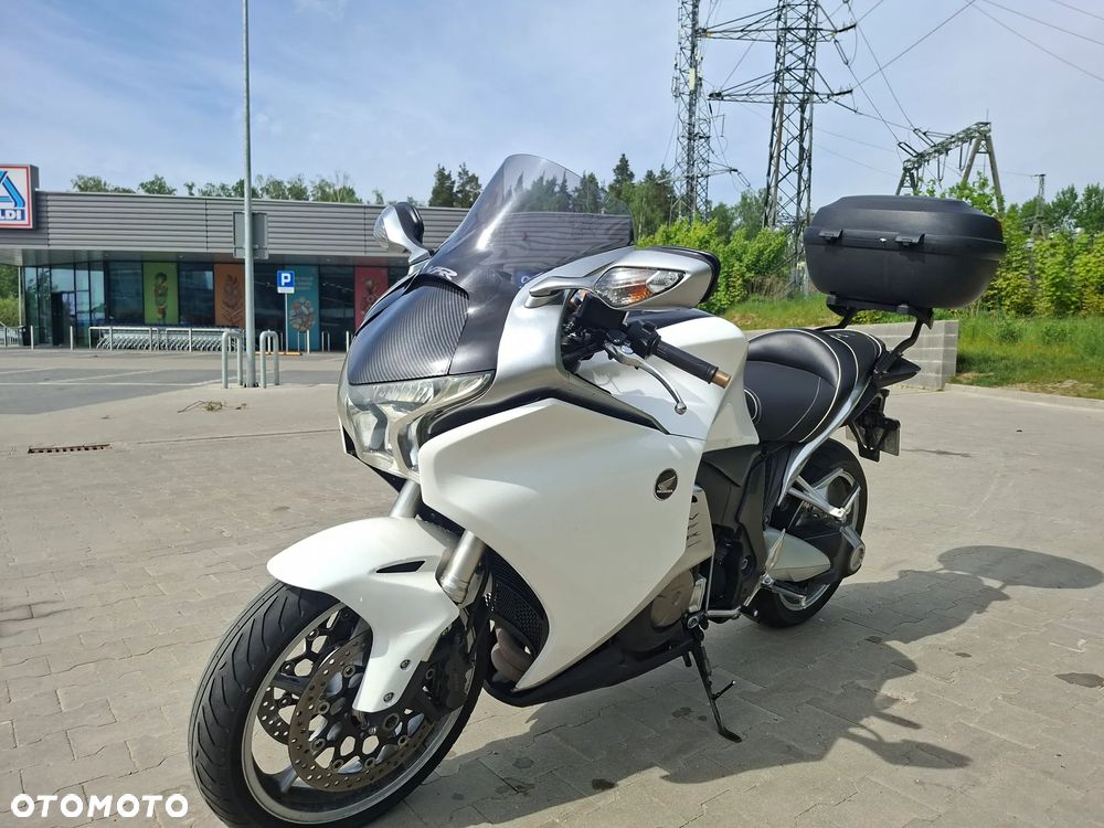 Honda VFR - 8