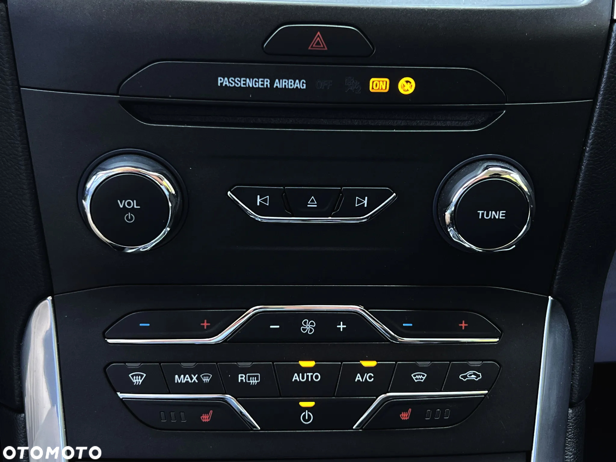 Ford S-Max - 32