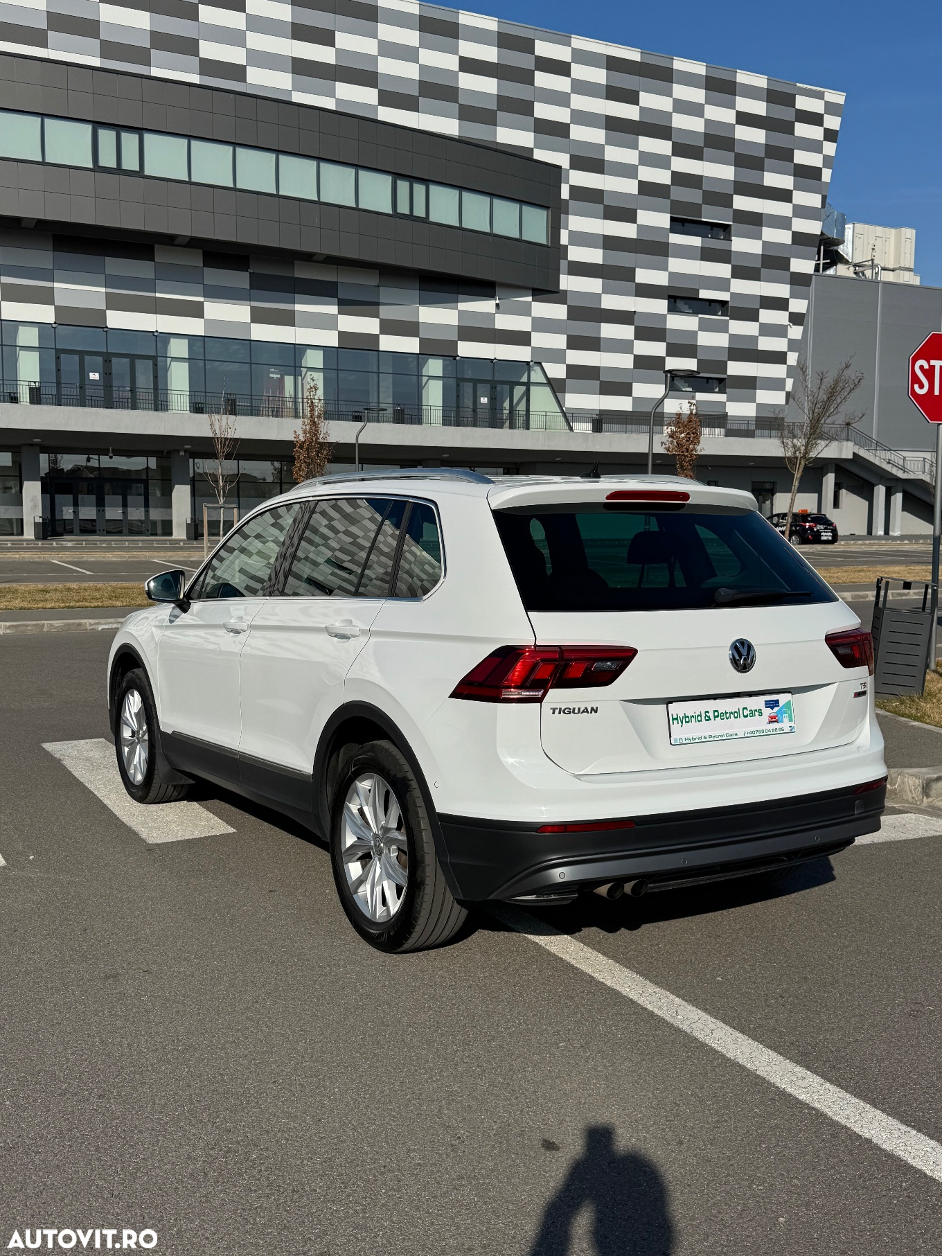 Volkswagen Tiguan - 4