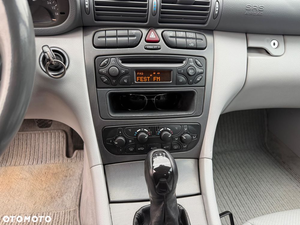 Mercedes-Benz Klasa C 220 T CDI Avantgarde - 28