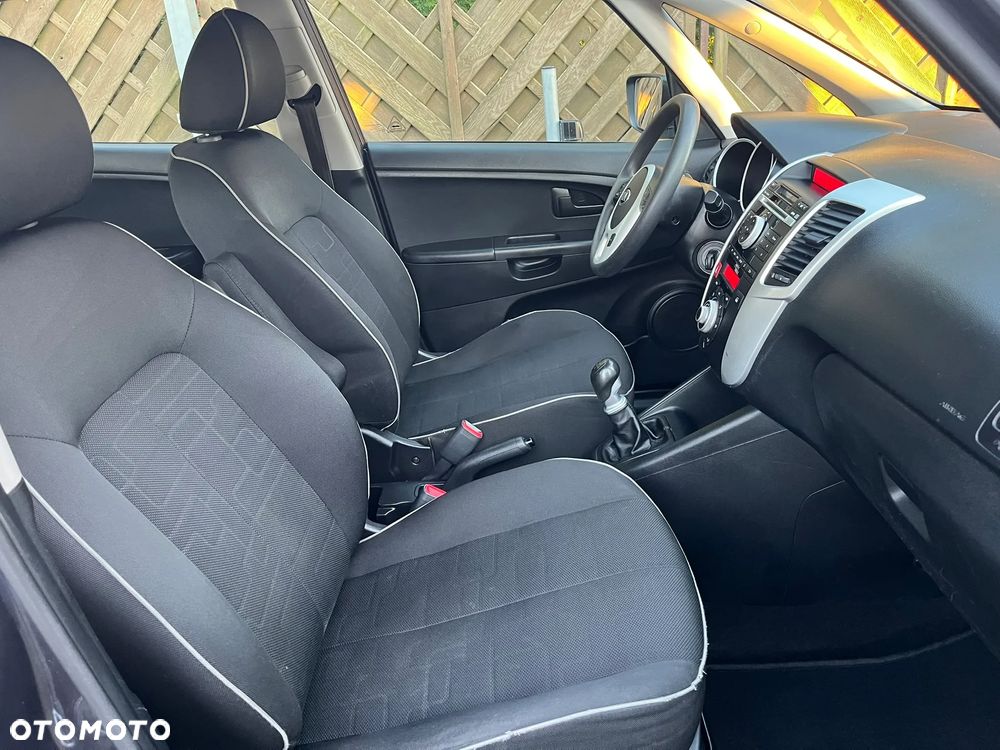 Kia Venga 1.4 CVVT Spirit - 11