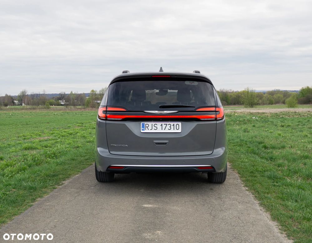 Chrysler Pacifica - 6