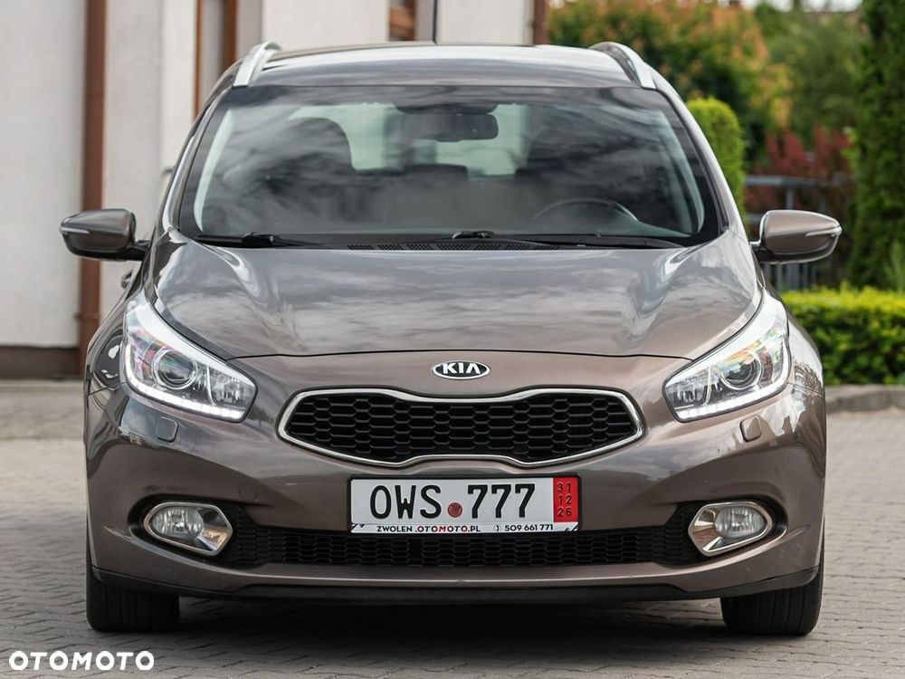 Kia Ceed 1.6 CRDi 128 Dream-Team Edition - 10