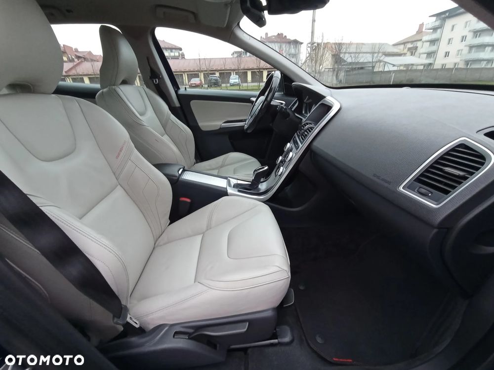 Volvo XC 60 D3 Geartronic Ocean Race - 23