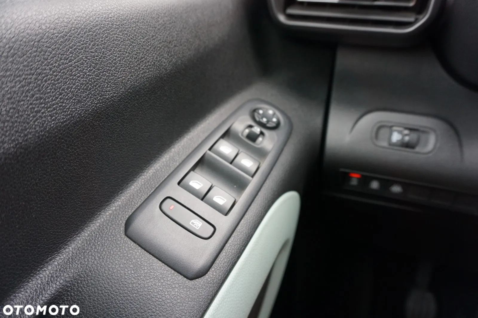 Citroën Berlingo M 1.2 PureTech Live Pack S&S - 30