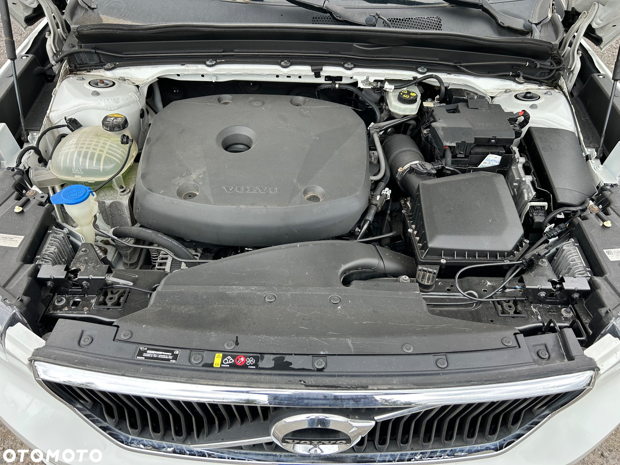Volvo XC 40 T5 AWD Momentum Pro - 23