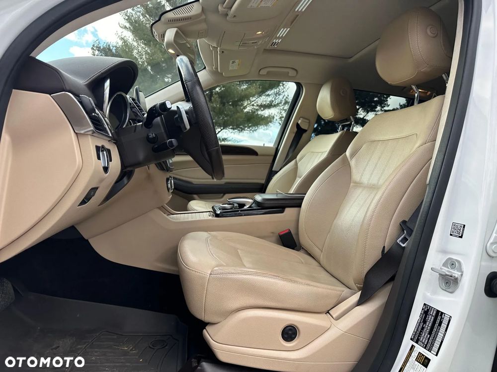 Mercedes-Benz GLS - 15