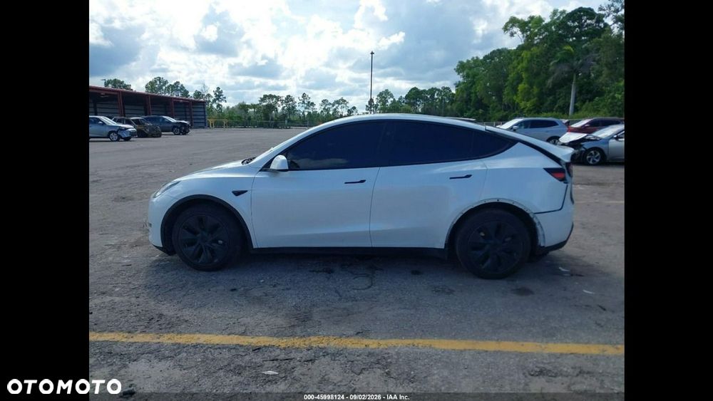Tesla Model Y Long Range Dual Motor AWD - 7
