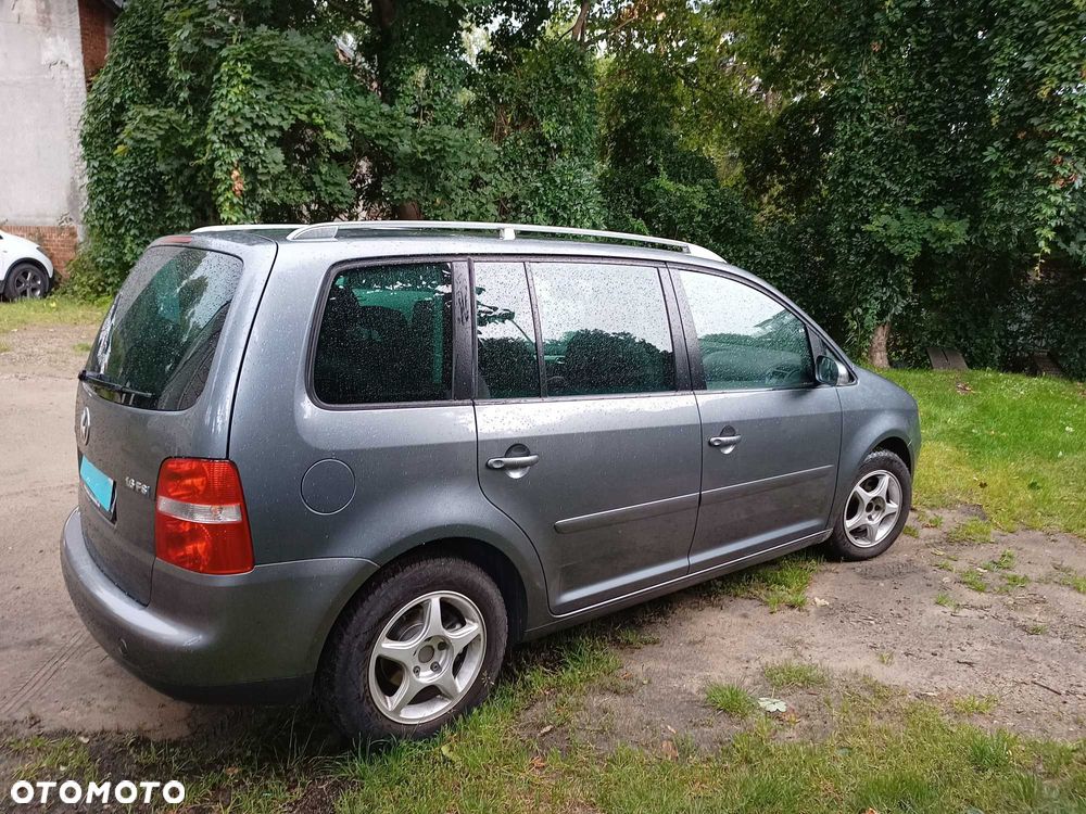Volkswagen Touran - 2