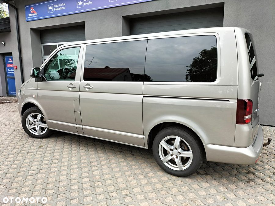 Volkswagen Multivan - 10