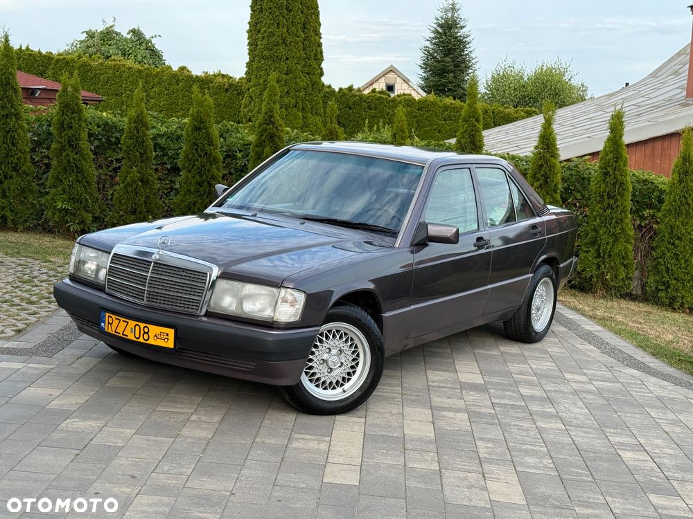 Mercedes-Benz W201 (190) - 3