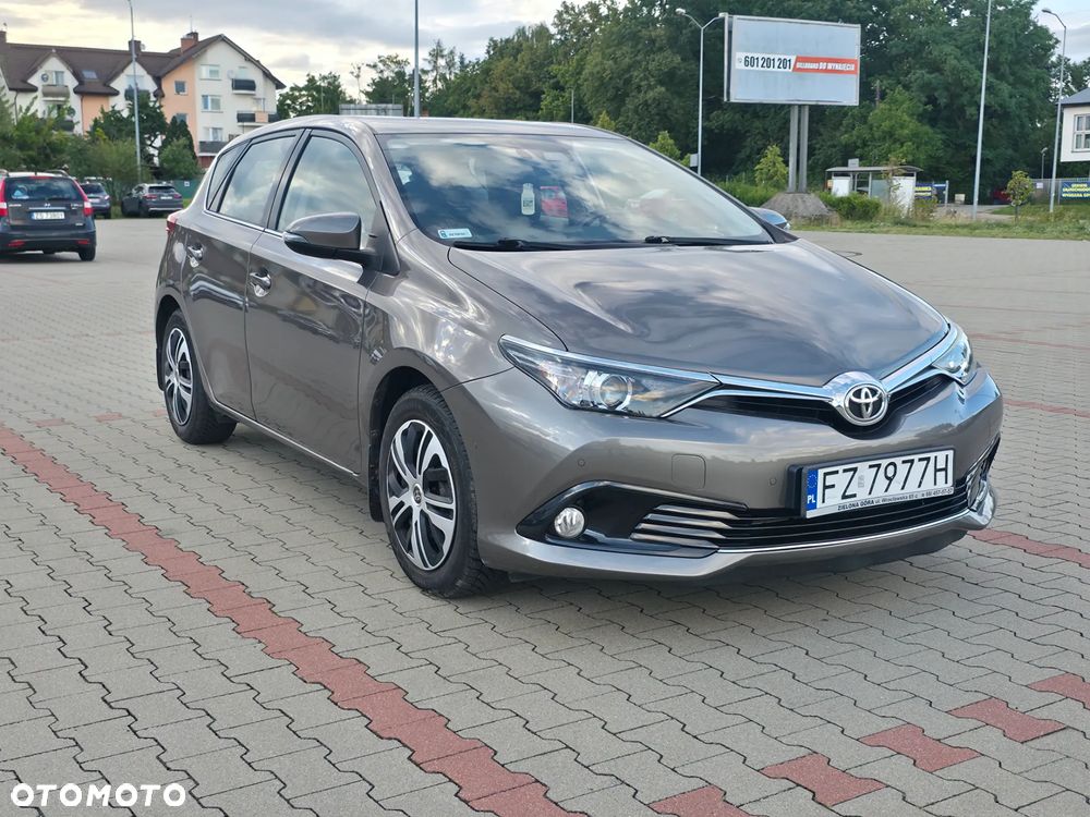 Toyota Auris 1.6 Premium - 1