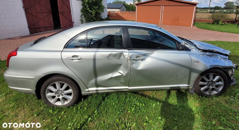 Toyota Avensis 2.0 D-4D Sol - 4