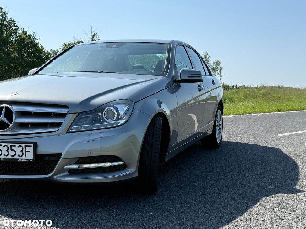 Mercedes-Benz Klasa C 180 CGI BlueEff Classic - 4