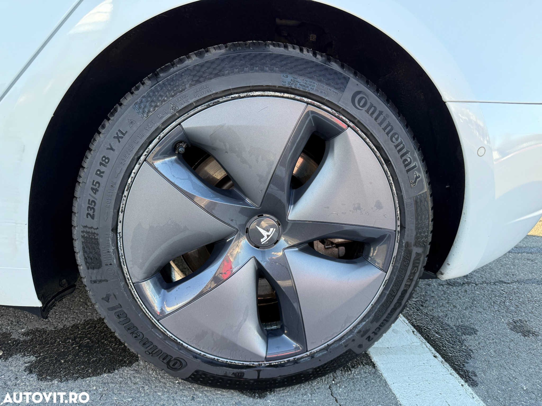 Tesla Model 3 - 11