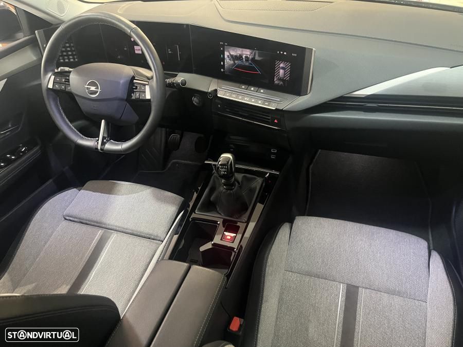 Opel Astra 1.2 T Elegance - 24