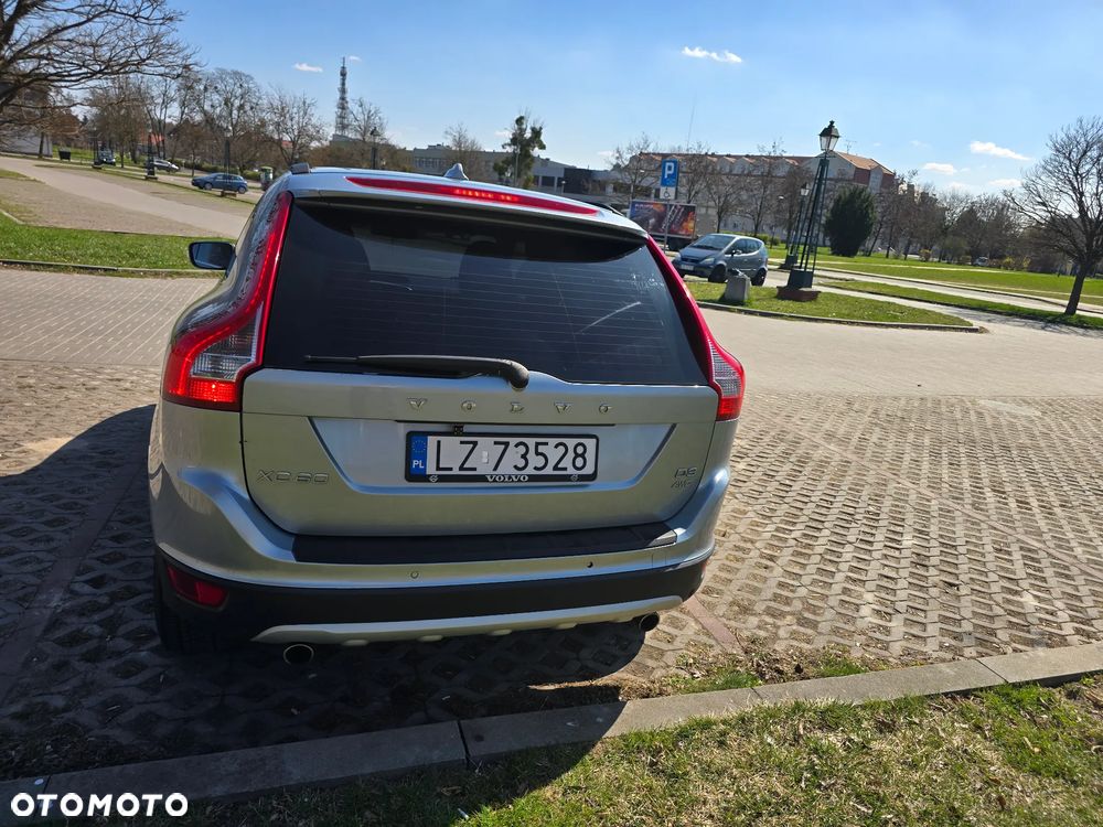 Volvo XC 60 2.4D AWD Momentum - 24