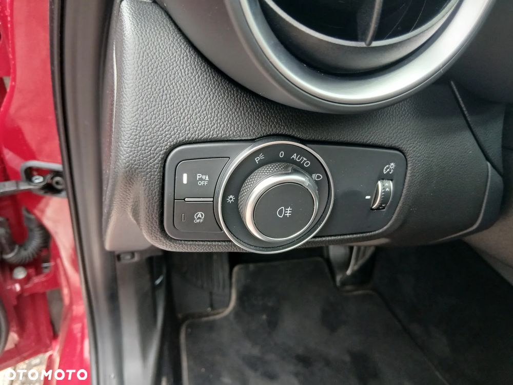 Alfa Romeo Giulia 2.0 Turbo Tributo Italiano Q4 - 18